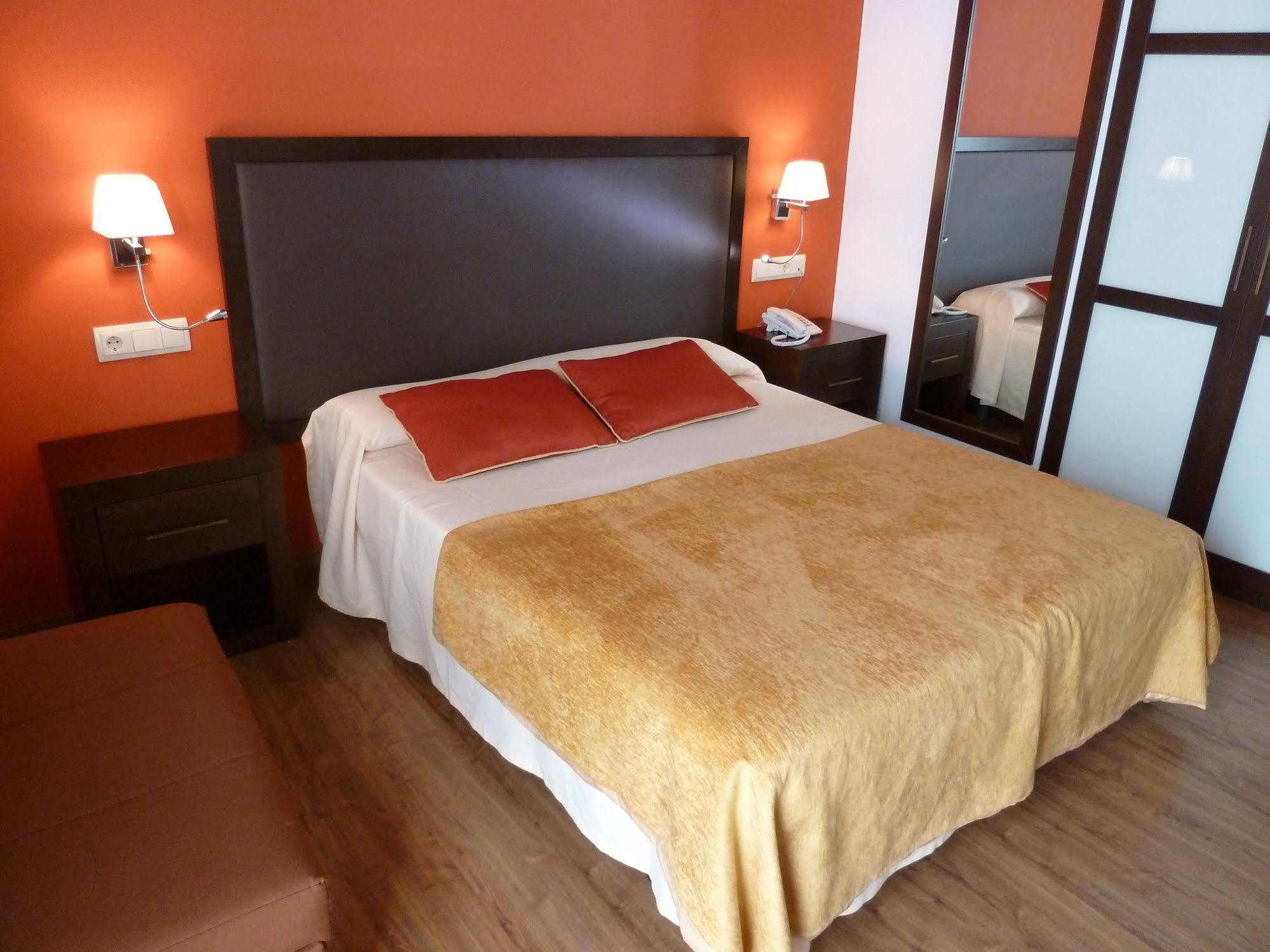 Hotel Sesue Бенаске Экстерьер фото