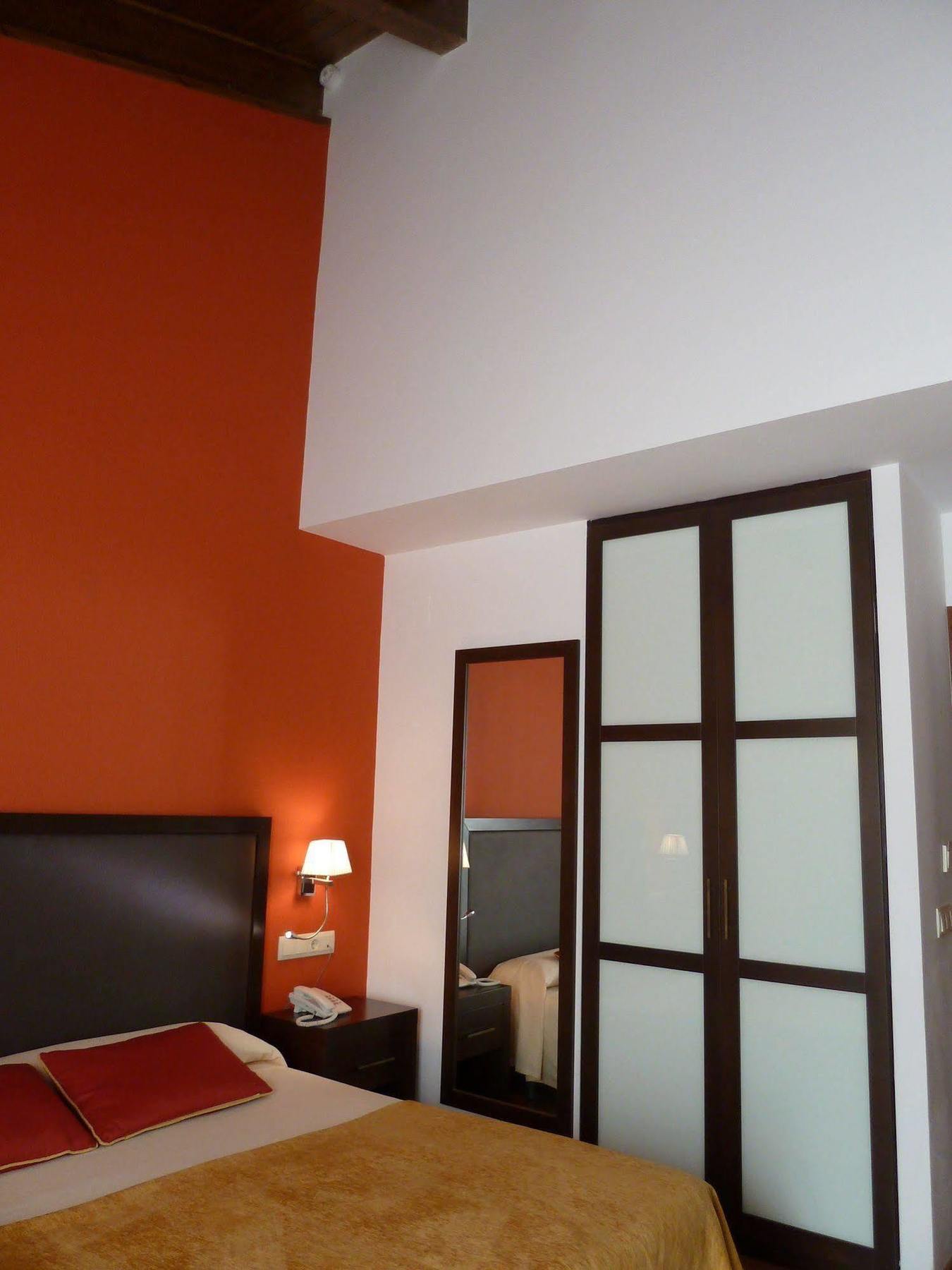 Hotel Sesue Бенаске Экстерьер фото